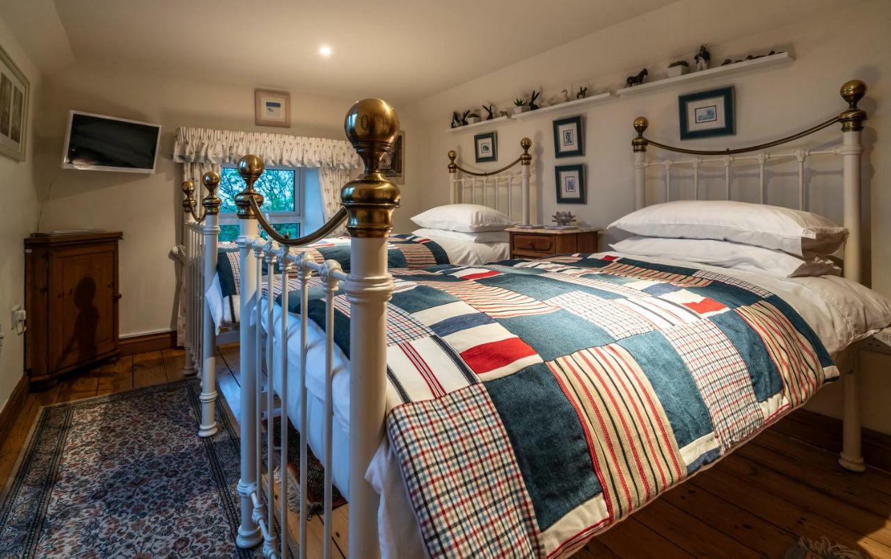 Melorne Farm Bed & Breakfast คาเมลฟอร์ด ภายนอก รูปภาพ