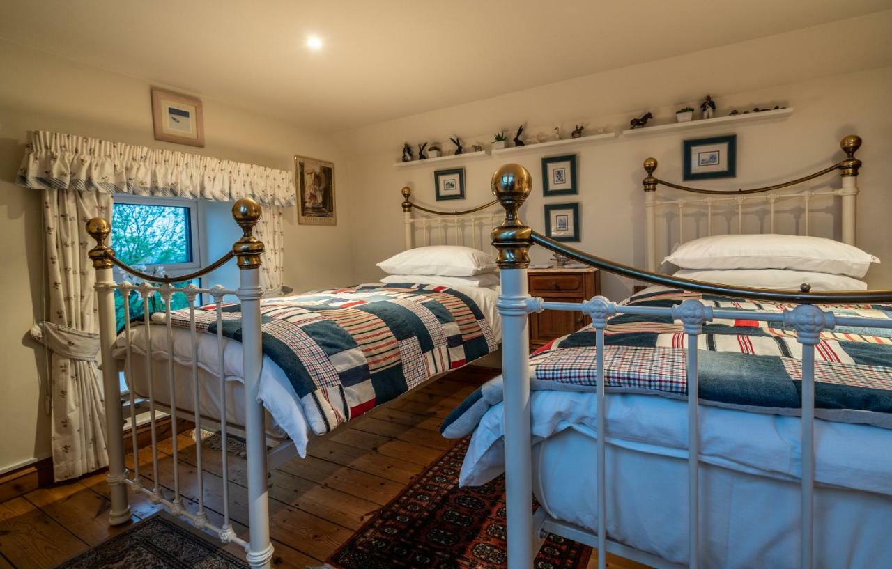 Melorne Farm Bed & Breakfast คาเมลฟอร์ด ภายนอก รูปภาพ